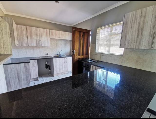 3 BEDROOM HOUSE FOR SALE IN GOLF PARK